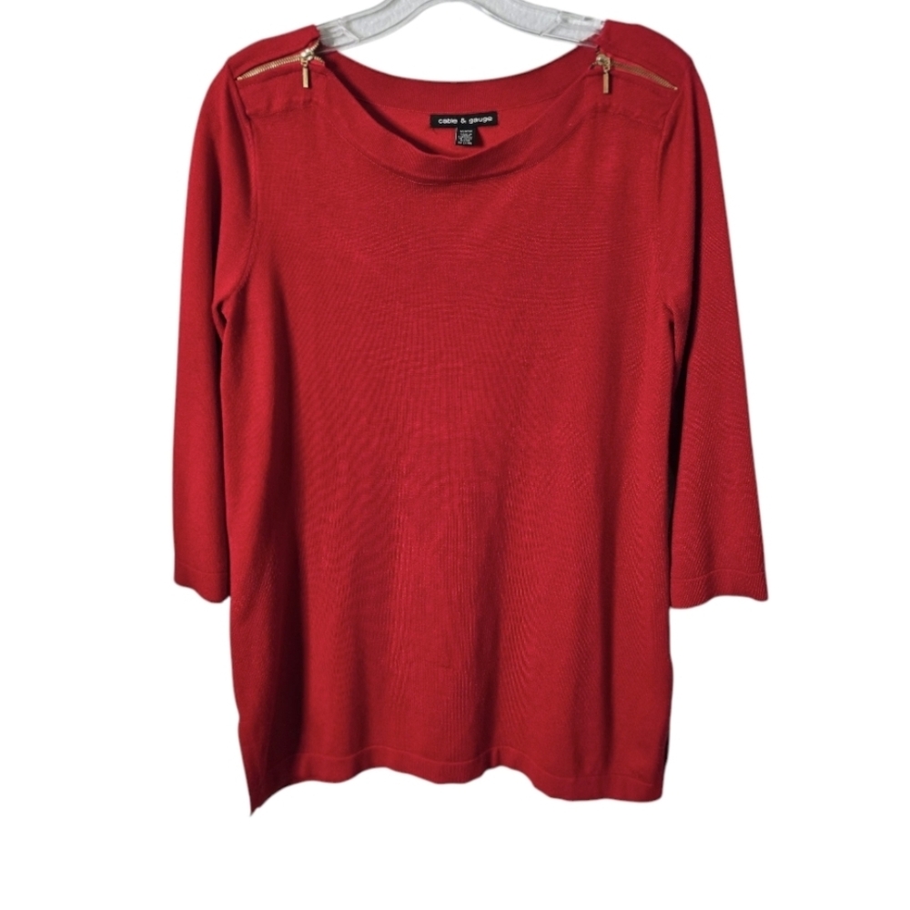 Cable & Gauge Red Women's Knit Top blouse with Gold Accents Size M *